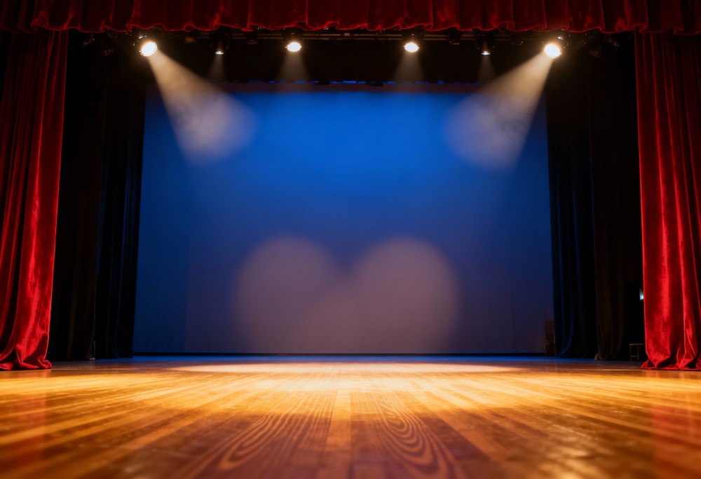 Kino klasyki za darmo: Odkryj „Stowarzyszenie umarłych poetów” i „Grease” w Klubie Delta!