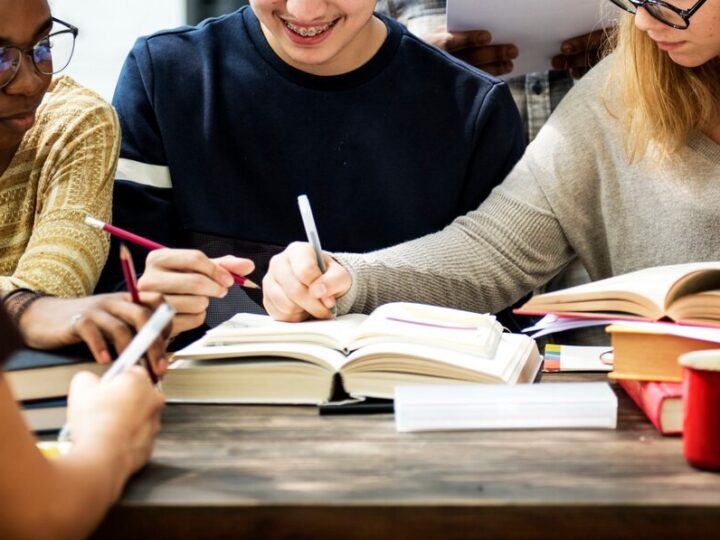 Muzyczne odkrycia dla dwulatków: nowa oferta zajęć w centrum kultury!