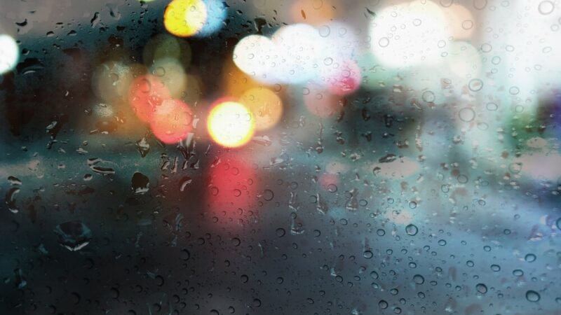 Szczecin w obliczu silnych wiatrów: przygotuj się na zagrożenia!