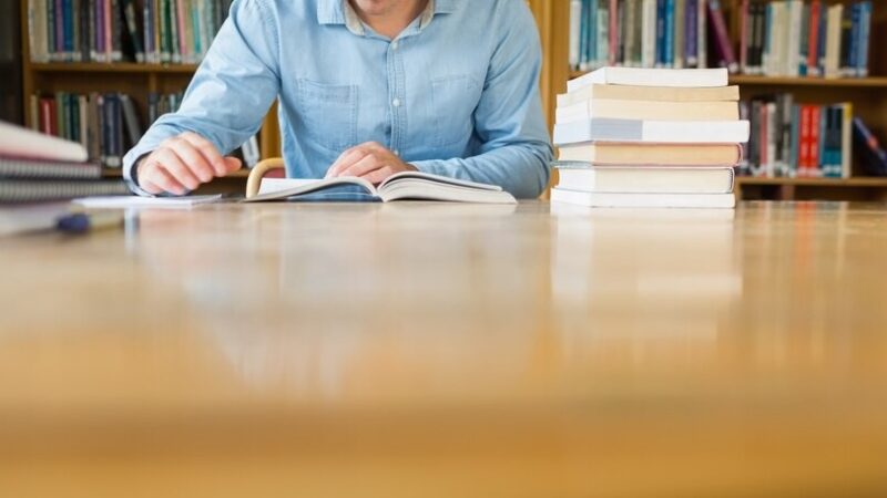 Bezpieczne maluchy: Policjanci uczą dzieci zasad ruchu drogowego