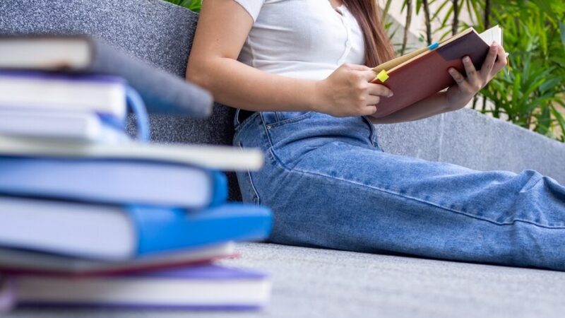 Młodzież w Szczecinie uczy się o bezpieczeństwie i odpowiedzialności w sieci