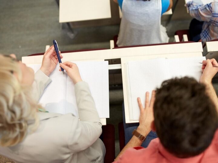 Młodzież przeciw uzależnieniom: Kluczowe informacje i wsparcie