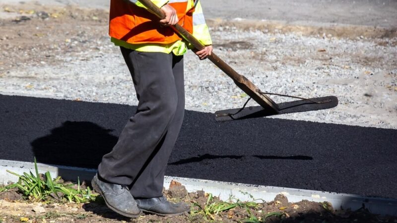 Nowe życie dla dróg w Ustowie: Wznowienie prac modernizacyjnych po zimowej przerwie
