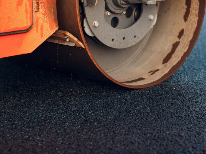 Kłopoty na al. Powstańców Wielkopolskich: Zamknięcie drogi i nowe objazdy!