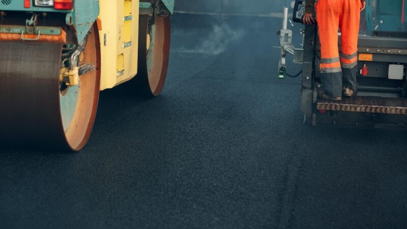 Bogumińska w końcowej fazie budowy. Trwają prace wykończeniowe drogi rowerowej