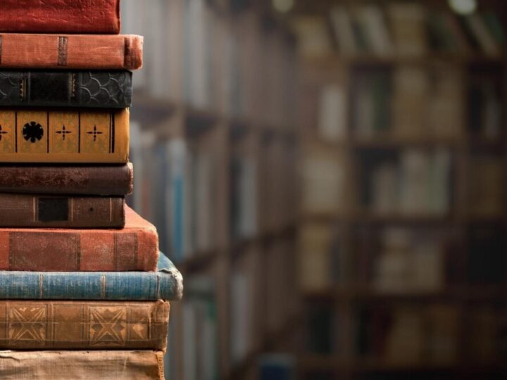 Ostatnia szansa na imię dla kociego bibliotekarza!