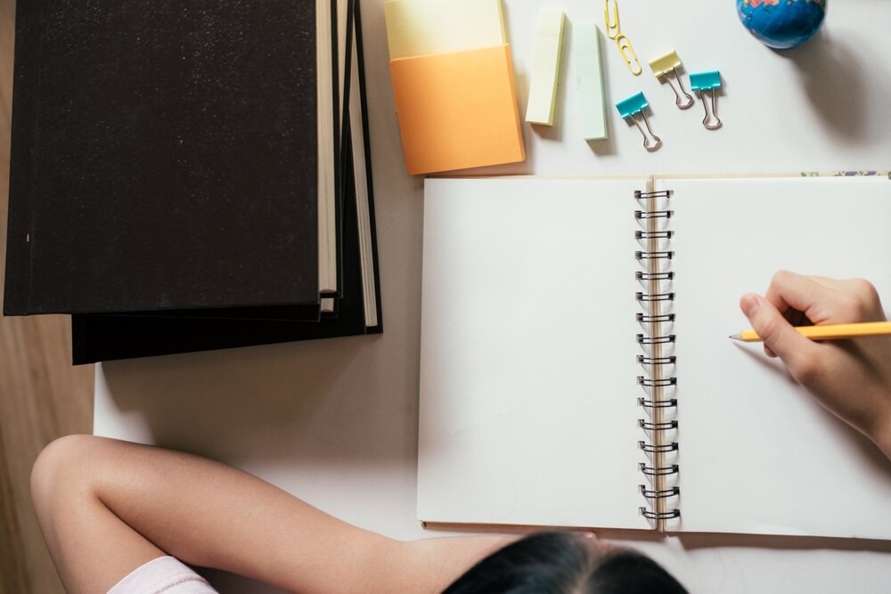 Młodzież na tropie przestępstw: Jak walczyć z nietolerancją?