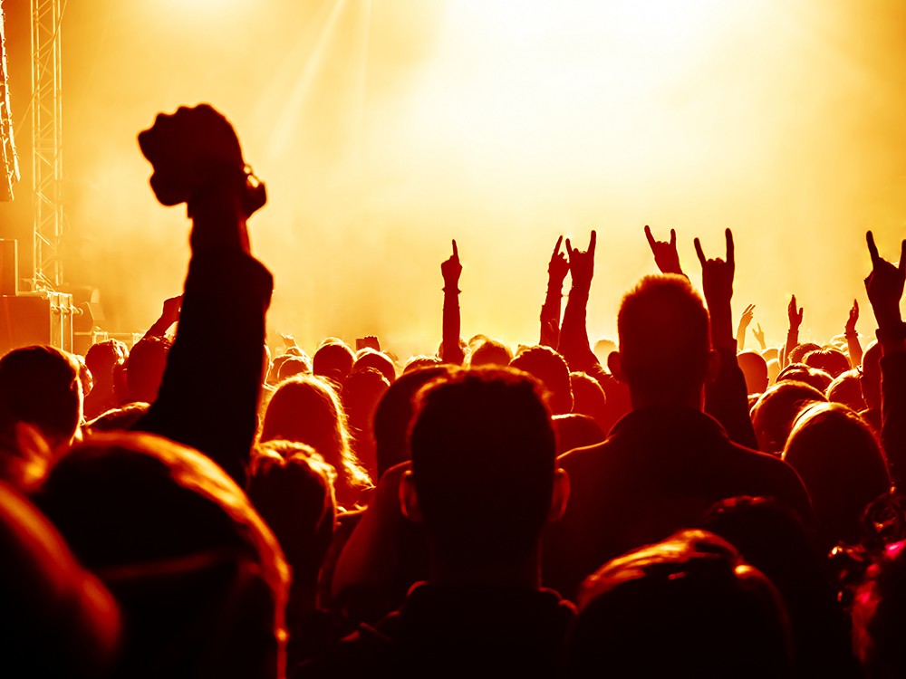 Wojtek Szumański z nowym koncertem w Słowianinie: emocje, muzyka i bliskość z publicznością