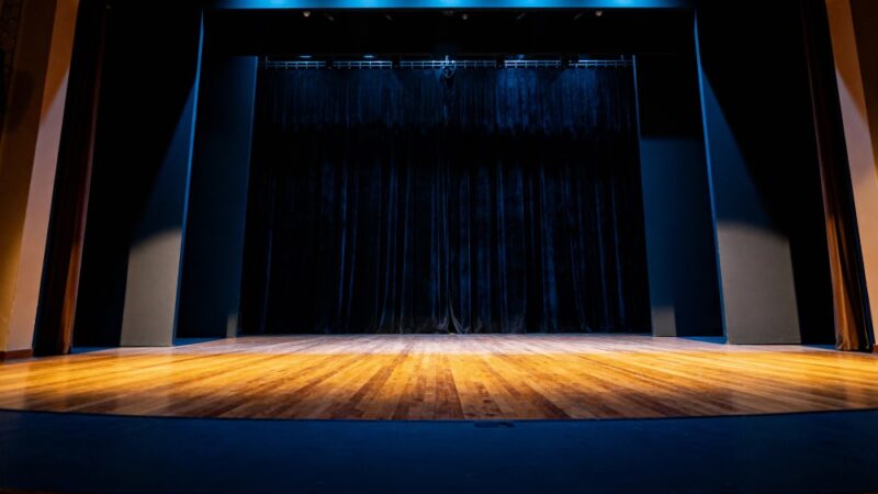 Teatralna uczta w Nowym Warpnie: „Kolega Mela Gibsona” już 21 czerwca!