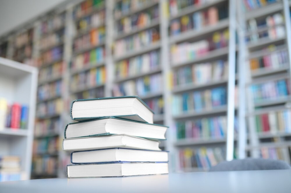 Czerwiec w Bibliotece: Odkryj Fascynujące Wydarzenia!