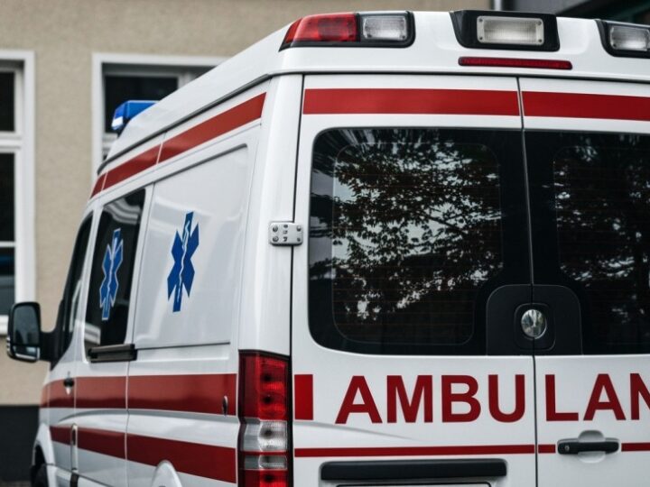 Wakacyjne przygody bez ryzyka: jak chronić dzieci latem?