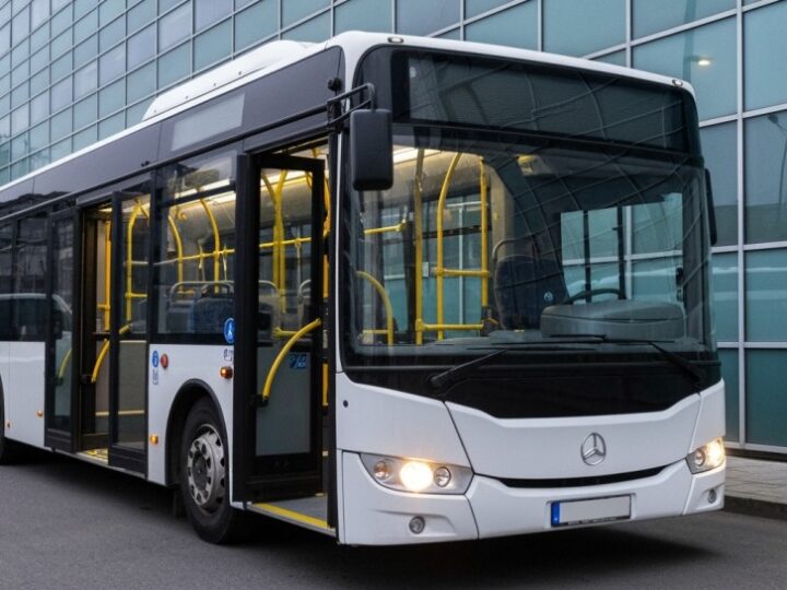 Szczecin zyskuje 20 nowoczesnych elektryków: rewolucja w transporcie miejskim!