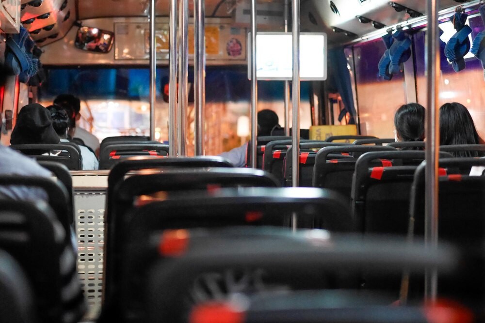 Nowe trasy autobusów 53 i 67 na Emilii Plater – co musisz wiedzieć?