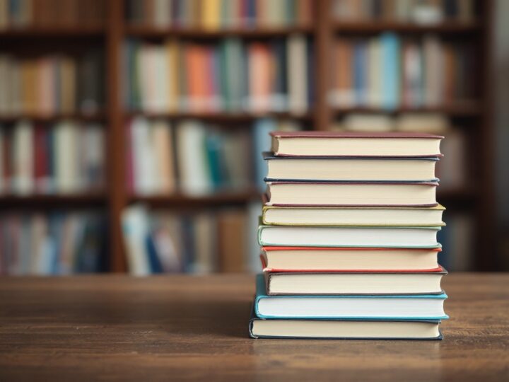 Anne Carson: Nowa Era Literatury z Literacką Nagrodą Nobla 2026!