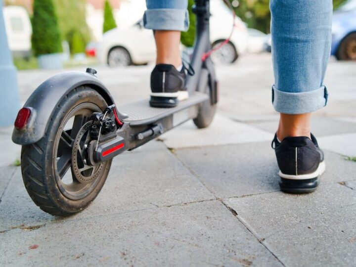 Policja dba o bezpieczeństwo na drogach: Kontrola hulajnóg i rowerów w Szczecinie