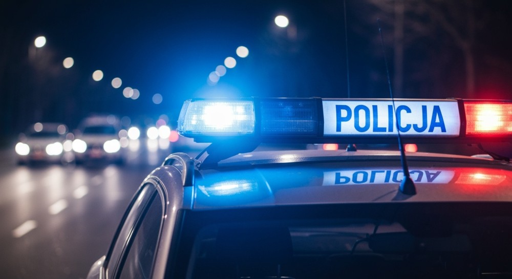 Ukradł skrzynkę piwa i uciekł. Monitoring pomógł policji szybko go zatrzymać