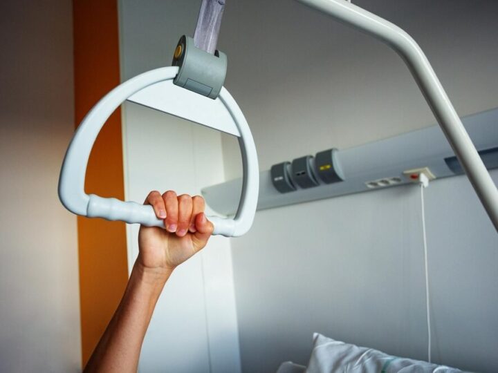 Dodatek pielęgnacyjny z ZUS: 366,68 zł miesięcznie dla seniorów – sprawdź, czy się kwalifikujesz